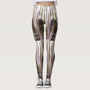 Legging Um lago pristino aninhado entre as montanhas com c