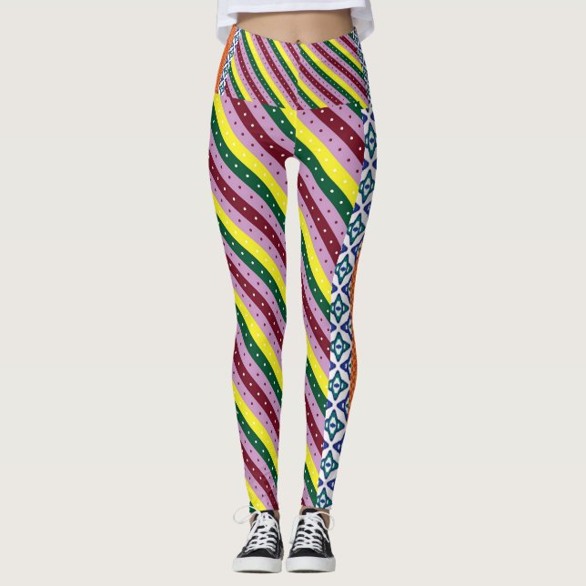 Legging um padrão listrado multicolorido com pontos (Frente)