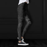 Legging Velvety Onyx Damask | Vampiro Negro Grunge Barroco<br><div class="desc">Grunge dos anos 90, todo crescido! O fino e dramático enigma barroco veludo e veludo, inspirado no gótico, enigmático, em paleta rica e profunda cria uma vintagem opulenta que esmagou a textura de veludo. Da luxuosa e sofisticada coleção de "Moody Jewel Tones", esta novidade moderna e moderna mídia mista unisex...</div>