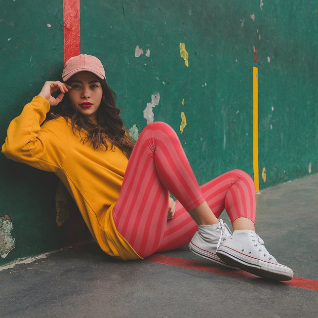 Legging Vermelho Branco Mínimo Simples, Cute, Striqueado (Festive holiday red striped patterned leggings. )