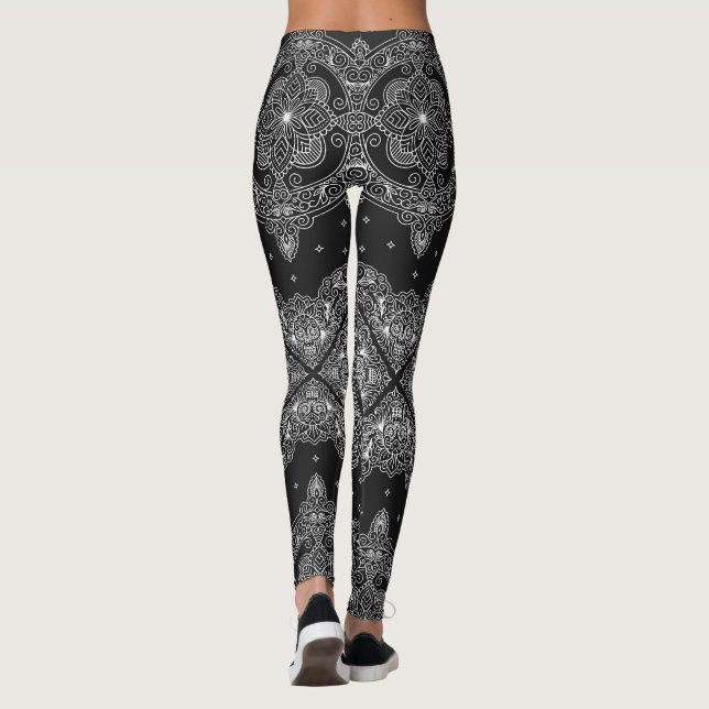 Leggings com Bandana e Caveiras (Verso)