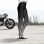 Leggings de perda pretas verificadas<br><div class="desc">Adicione um pop de gráficos retrorreflectores ousados ao seu guarda-roupa com as leggings de perda preta assinaladas.</div>
