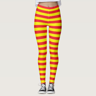 Leggings tiradas de vermelho e amarelo