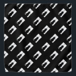 Lenço Janela Black Cat Clique para Personalizar um decor<br><div class="desc">Para Cat Lovers, uma cena de gato preto de janela onde você também pode aplicar sua própria escolha de decoração de cores se você quiser como uma opção. Altere facilmente a cor de fundo deste design de gato do branco predefinido para qualquer cor de sua escolha em uma etapa. Basta...</div>