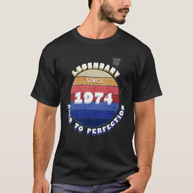 Lendário Desde 1974 Camiseta Retro (Frente)