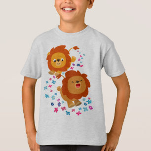 Leões bonitos dos desenhos animados no t-shirt da