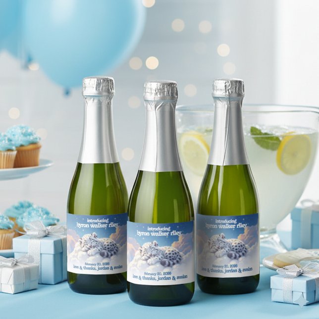 Leopardo de Neve Bonita Dormindo em Chá de fraldas (Baby Snow Leopard Mini Sparkling Wine Labels Cover Photo)
