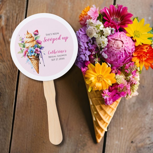 Leque Ela Foi Levada Sorvete Chá de Noiva (Flat lay she’s been scooped up ice cream themed blush pink girly pretty pink bridal shower fan)