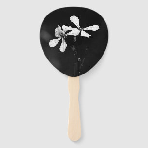 Leque floral preto e branco mínimo