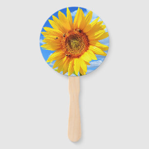 Leque Girassol Amarelo e Abelhas no Céu Azul - Dia do Ve