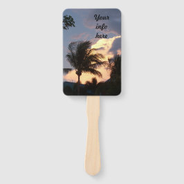 Leque Thundercloud do Ouro tropical em um ventilador por