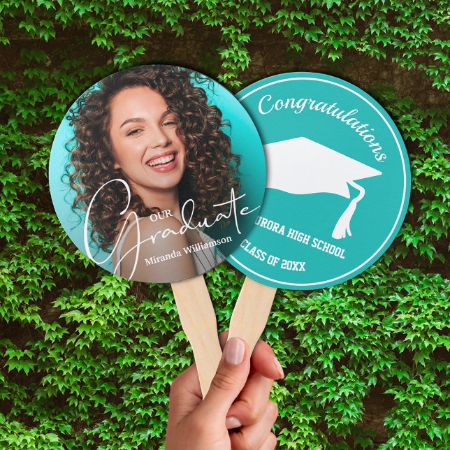 Leque Turquesa de Fotografias do Formando Moderno do Bon (Keep cool on graduation day or at your party with these photo double-sided hand fans.)