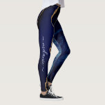 Letra e nome personalizados das leggings Douradas<br><div class="desc">Leggings com Marinho de Agate Azul Gemstone Marble Monograma Monograma Nome Geode Glitter Sparkle Personalizado Aniversário ou Presente de Casamento - Adicione sua Carta / Nome - Texto ou Remover - Torne seu Presente Especial - Redimensione e mova ou adicione texto / elementos com a ferramenta Personalização. Escolha fontes /...</div>