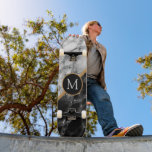 Letra personalizada skate Black White Marble<br><div class="desc">Design de MIGNED Gift Gift. de Pedra Branca e Preta Personalizada - Adicione sua Carta / Ano - Idade / Número / Mais - com a ferramenta Personalização!</div>