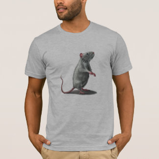 Levantando-se o rato no t-shirt