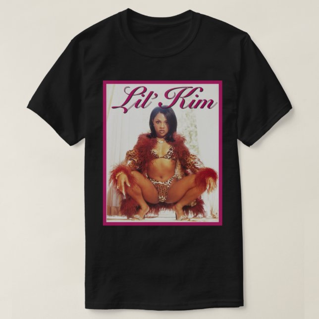 Lil Kim Squat Essential T-Shirt (Frente do Design)