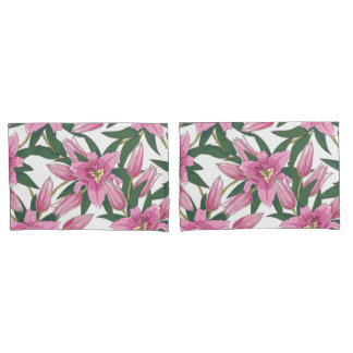 Lilases em Flor em Rosa Pastel sobre Branco