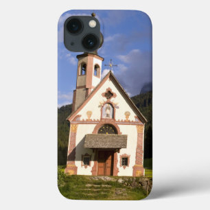 Linda igreja isolada de solitários chamada Rainui