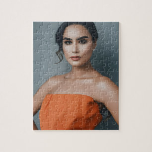 Linda mulher em Orange Jigsera Quebra-cabeça