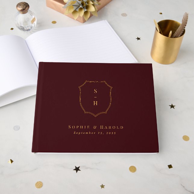 Livro De Visitas Elegant Burgundy & Gold Crest Monogram Wedding (Frente aberta)