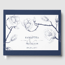 Marinho Elegante e Casamento Floral Branco