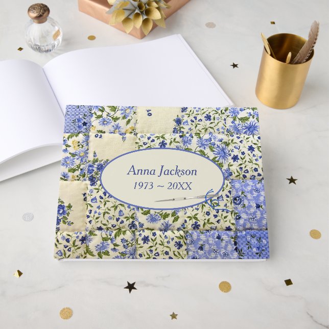 Livro De Visitas Memorial Service Blue Cornflower Patchwork Quilt (Frente aberta)