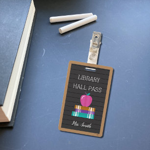 Livros de Letreiro Falso e Crachá de Sala de Leitu