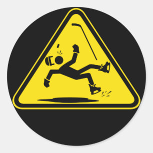 Logotipo de Piso Mojado na etiqueta preta