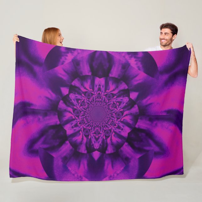 Lotus no cobertor de velo roxo e rosa (In Situ)