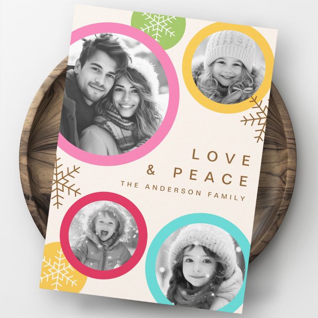 Love peace snowflakes tem um cartão fotográfico co (Love peace snowflakes colorful photo holiday card)