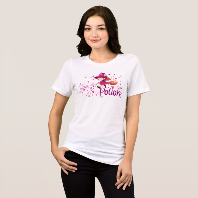 Love Potion Witch T-Shirt | Cute Pink Halloween Te (Frente Completa)