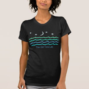 Lua sobre o t-shirt do lago torch