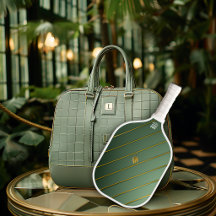 Luxo em Verde Salvia e Dourado Monogramado