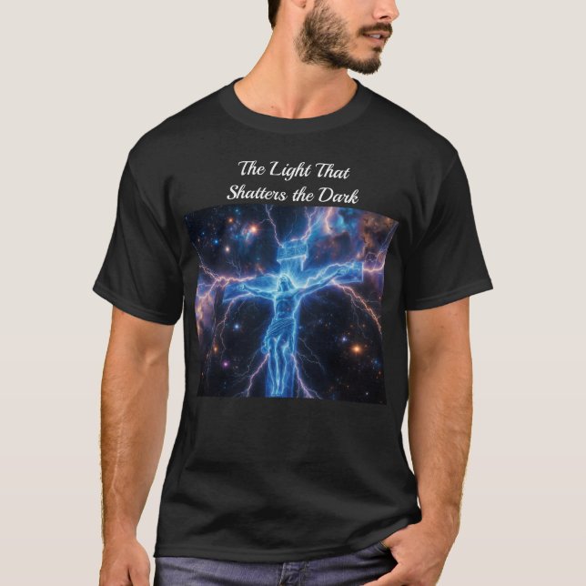 Luz na Escuridão - Camiseta Cristã (Frente)