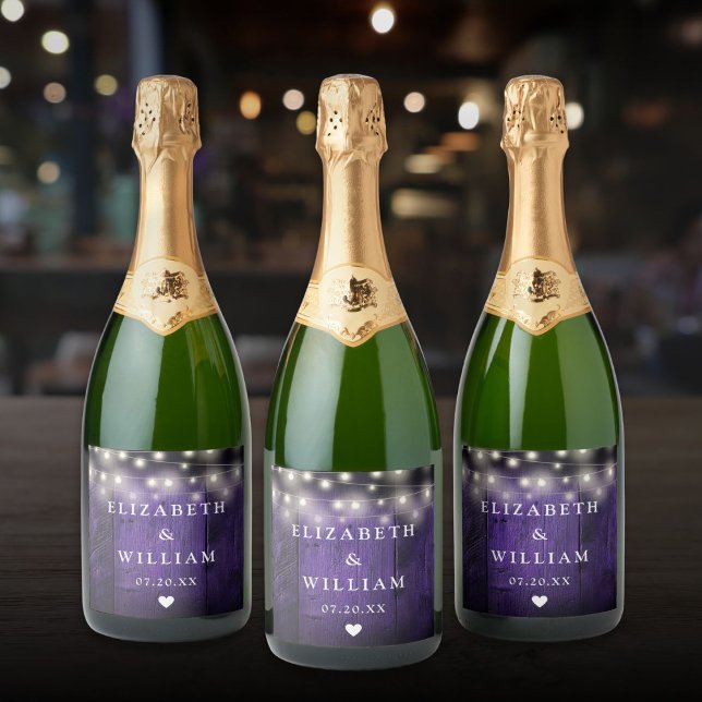 Luzes de Corda Roxas Casamento Rústico em Madeira  (Purple String Lights Rustic Wood Boho Barn Wedding Sparkling Wine Label)