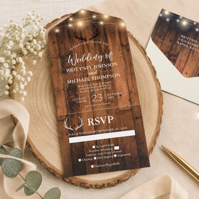 Luzes de Cordão com Galhada de Madeira Rústica Cas (Rustic Wood String Light Wedding invitations are designed with an easy-to-tear-off perforated RSVP)