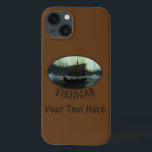 Luzes De Vazamento E Norte<br><div class="desc">Uma imagem ligeiramente estilizada de um navio de longa distância Viking navegando à noite sob as Luzes do Norte ali um casal de icebergs; a maioria da tripulação está dormindo. A leitura de texto "VIKINGAR" (Vikings) também é exibida. Adicione seu próprio texto adicional. Esta é uma versão desbotada ou antiga...</div>