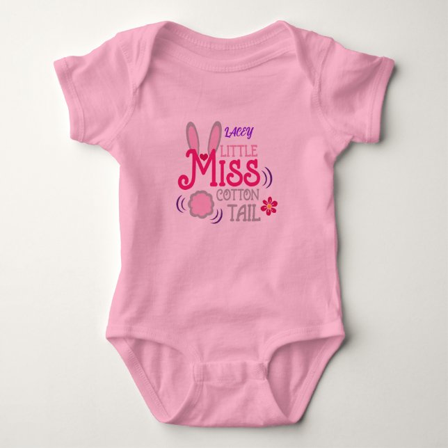 MACACÃO PARA BEBÊ MISS COTTONTAIL COM NOME. (Frente)