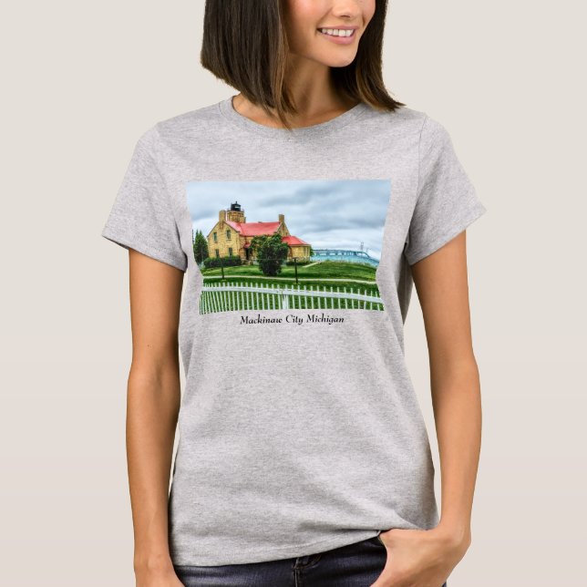 Mackinac Light e Bridge T-Shirt (Frente)