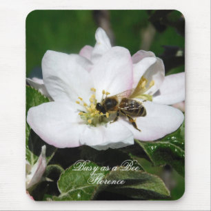 Macro Foto de Flor de Maçã e Abelha   Mousepad