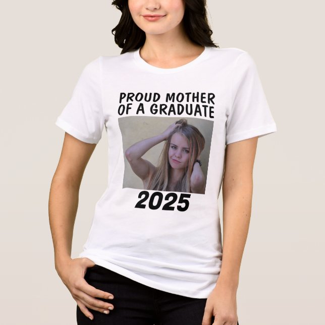 MÃE ORGULHOSA DE UM T-SHIRTS PERSONALIZADO DE FORM (Frente)