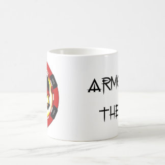 Mágica A caneca morphing da mão do homem inoperante