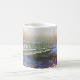 Mágica a ponte revela a caneca