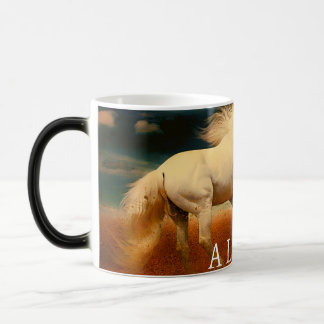 Mágica caneca reveladora de Um Longe Lugar