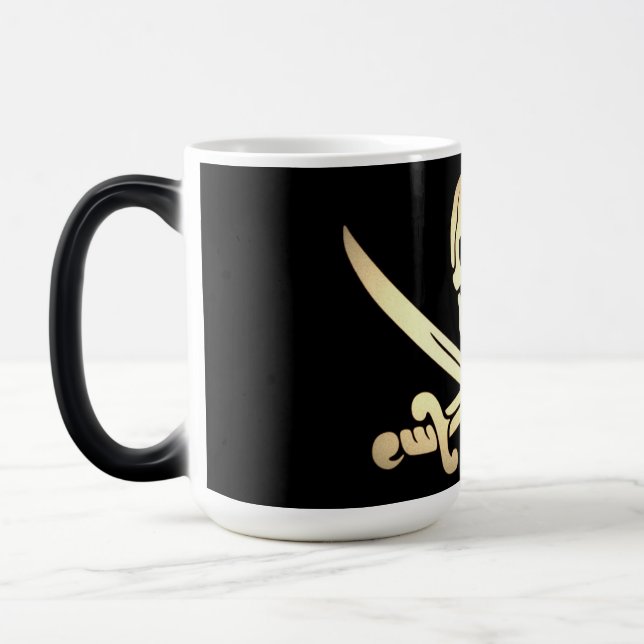 Mágica colora a caneca alegre em mudança de Roger (Esquerda)
