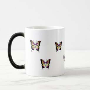 Mágica MUDANÇAS Morphing da caneca da borboleta quando