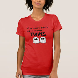 Mamã da camisa do Dia das Bruxas dos gêmeos