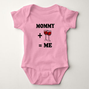 Mamãe e vinho me iguala camiseta bebê