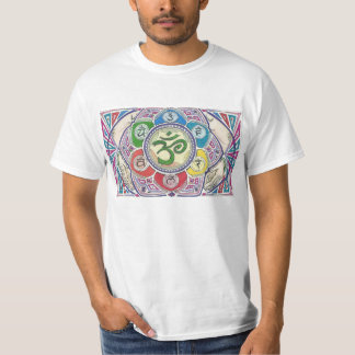 Mandala com o t-shirt de quatro mãos