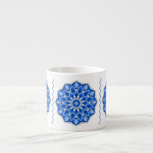 Mandala em caneca de especialidade azul